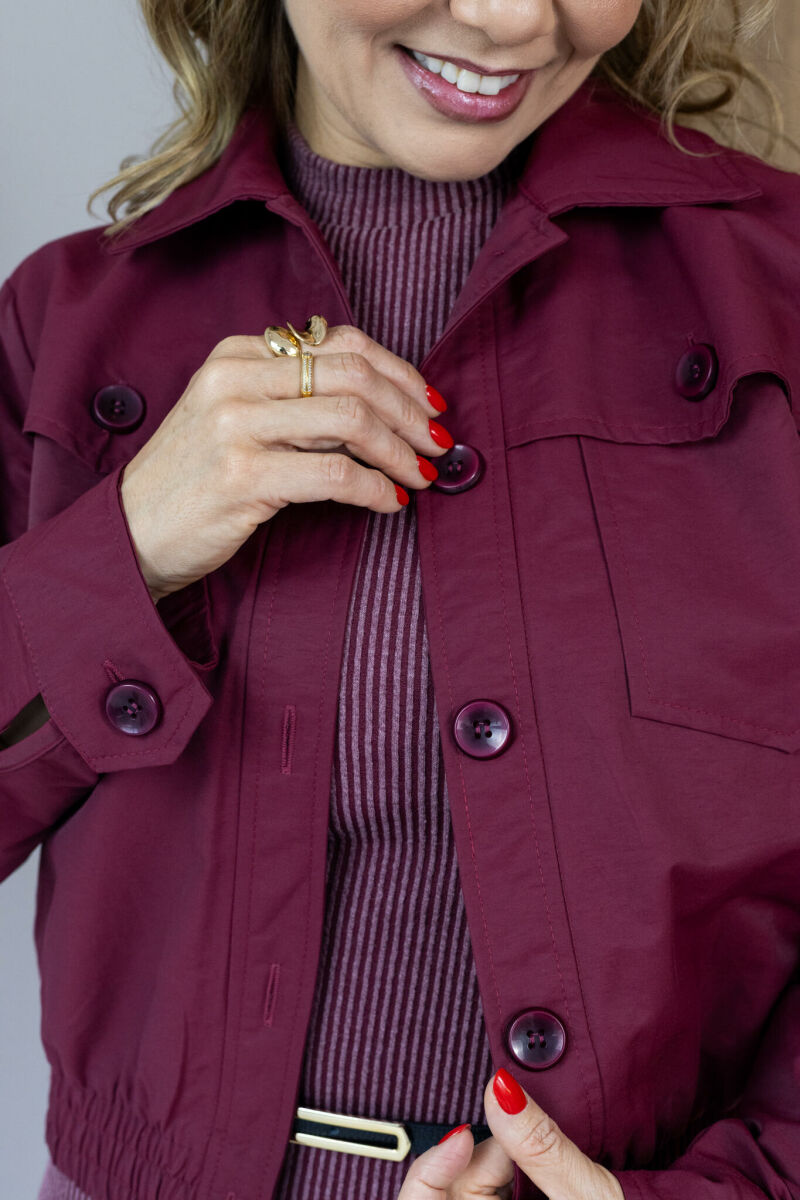 Imagem de Jaqueta Feminina Chiara - Marsala - com Botões de Efeito Amadeirado e Detalhe nas Costas